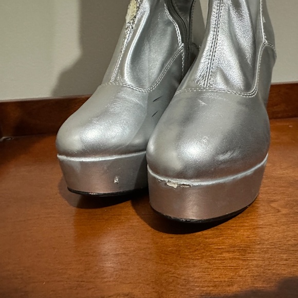 Funtasma Exotica-2000 Platform Boots, Silver, Size 7 - Picture 10 of 12